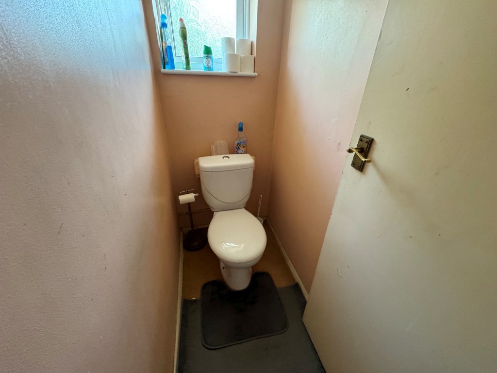 Lot: 162 - THREE-BEDROOM HOUSE FOR INVESTMENT - W.C.